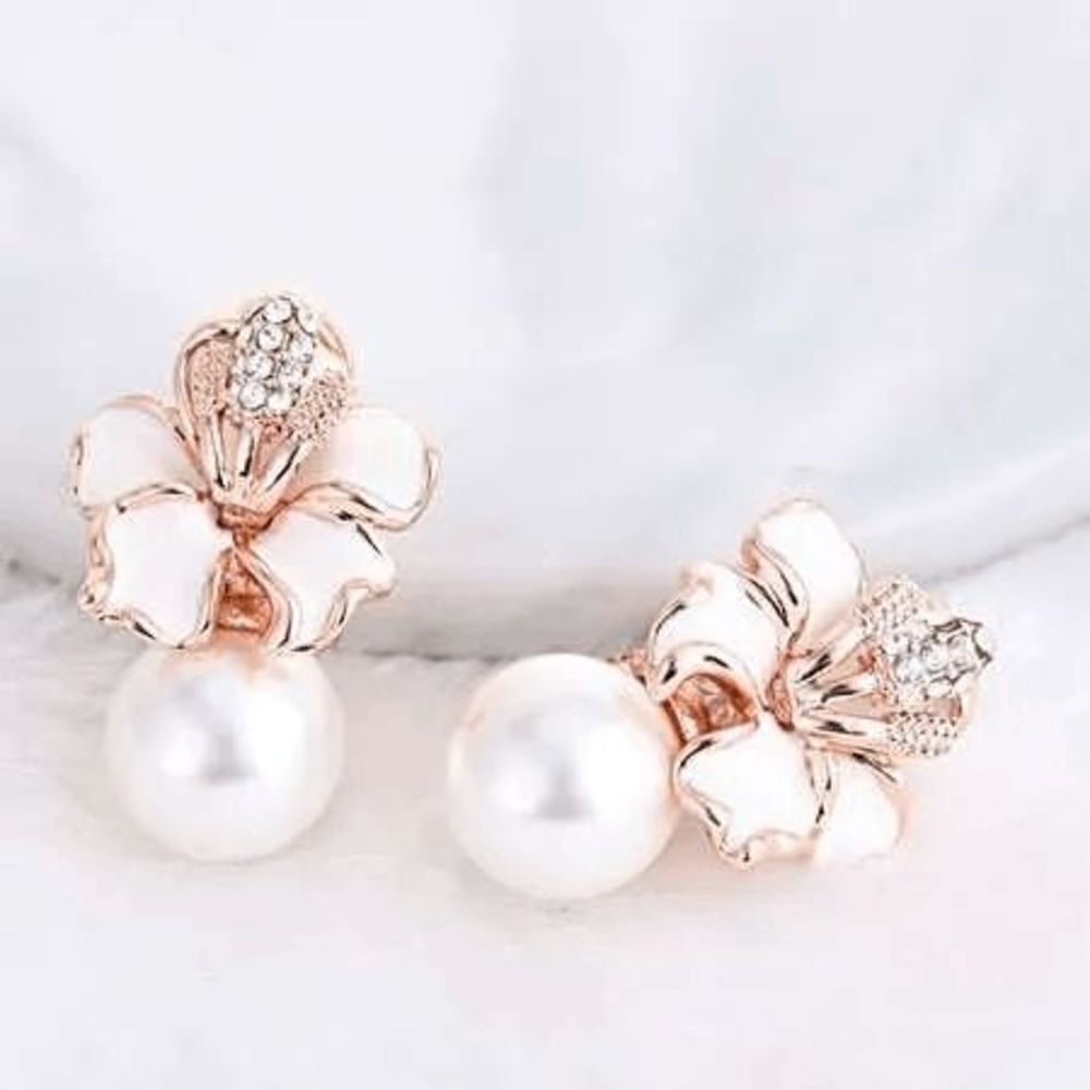  White Flower Pearl Earrings
